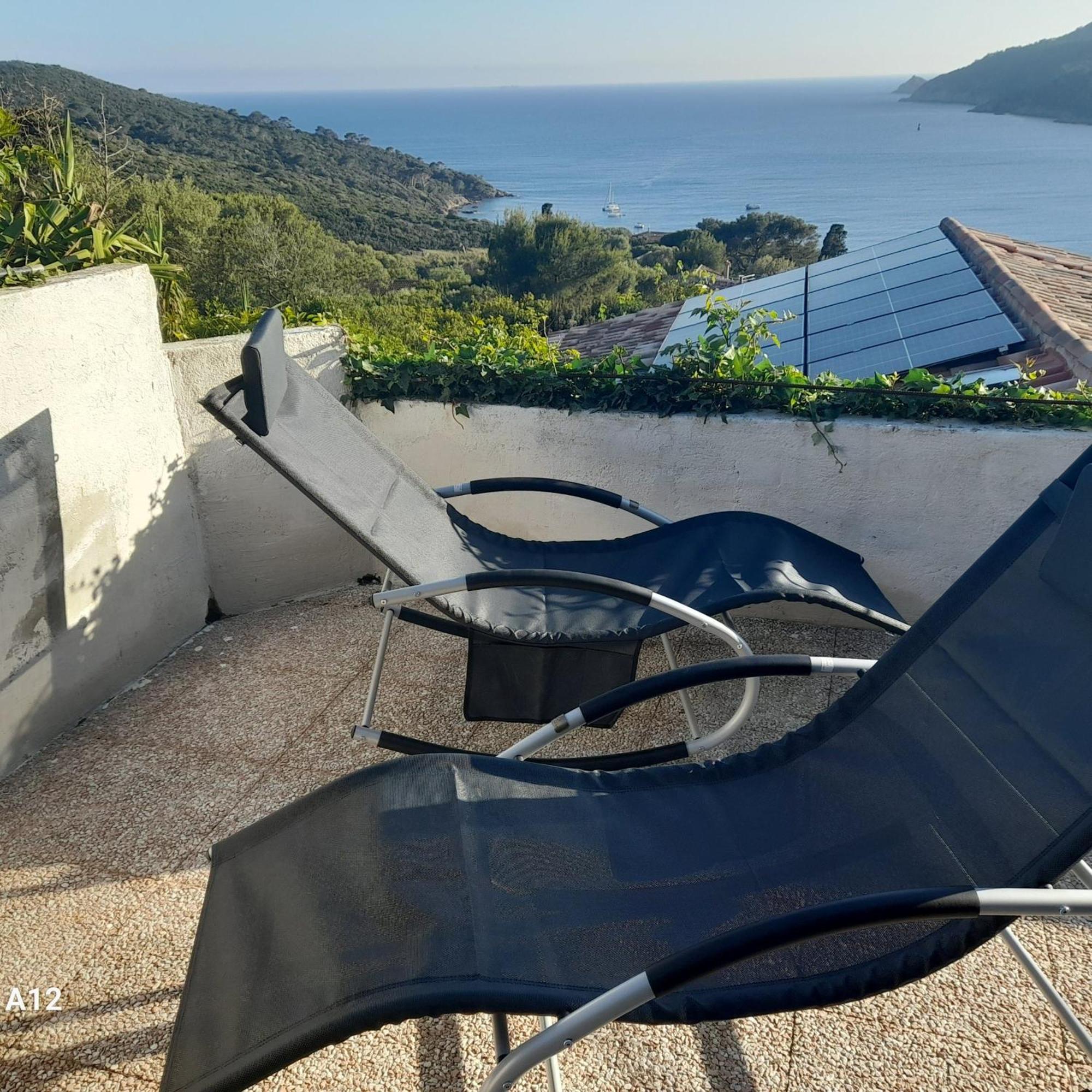 La Coccinelle Aparthotel Île du Levant Exterior foto