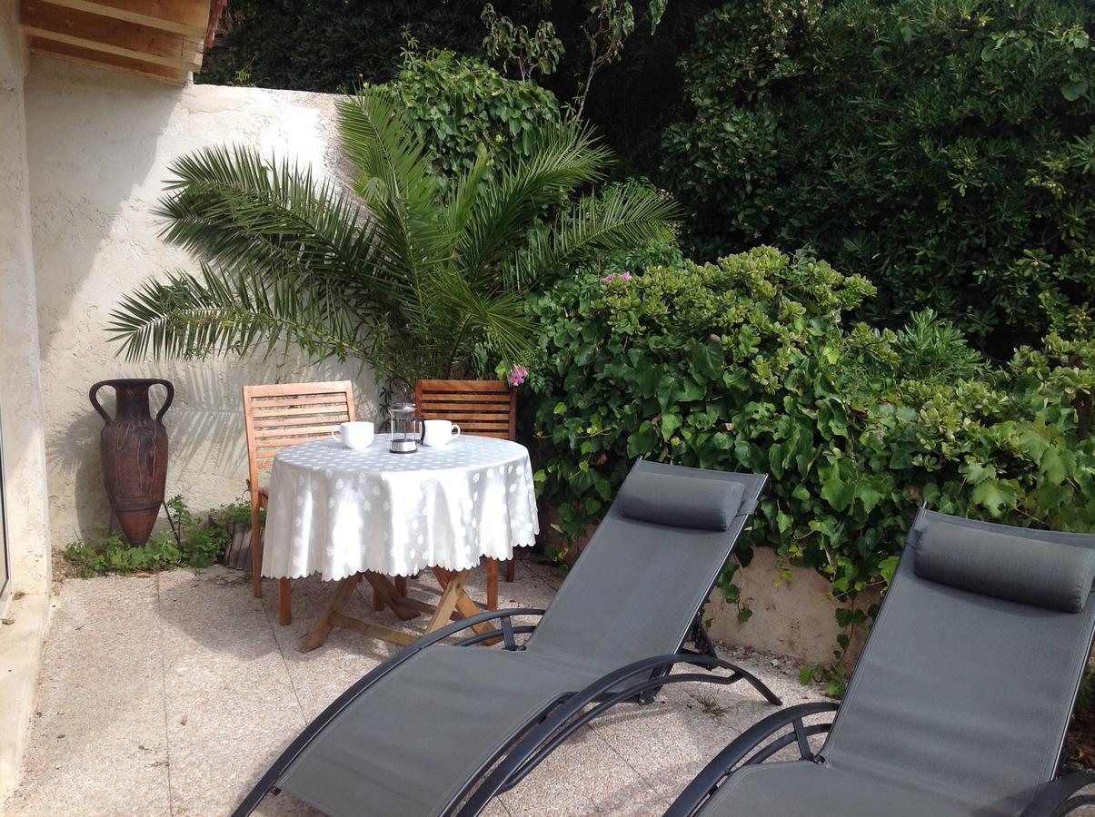 La Coccinelle Aparthotel Île du Levant Exterior foto