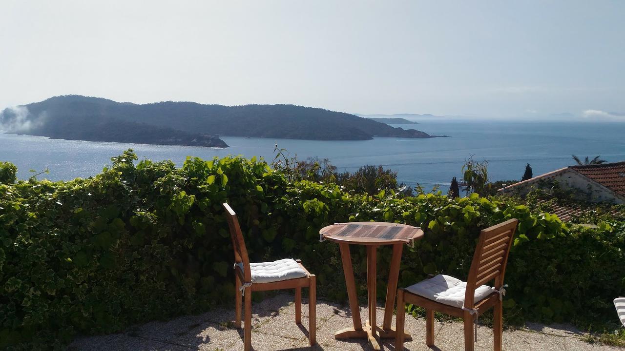 La Coccinelle Aparthotel Île du Levant Exterior foto